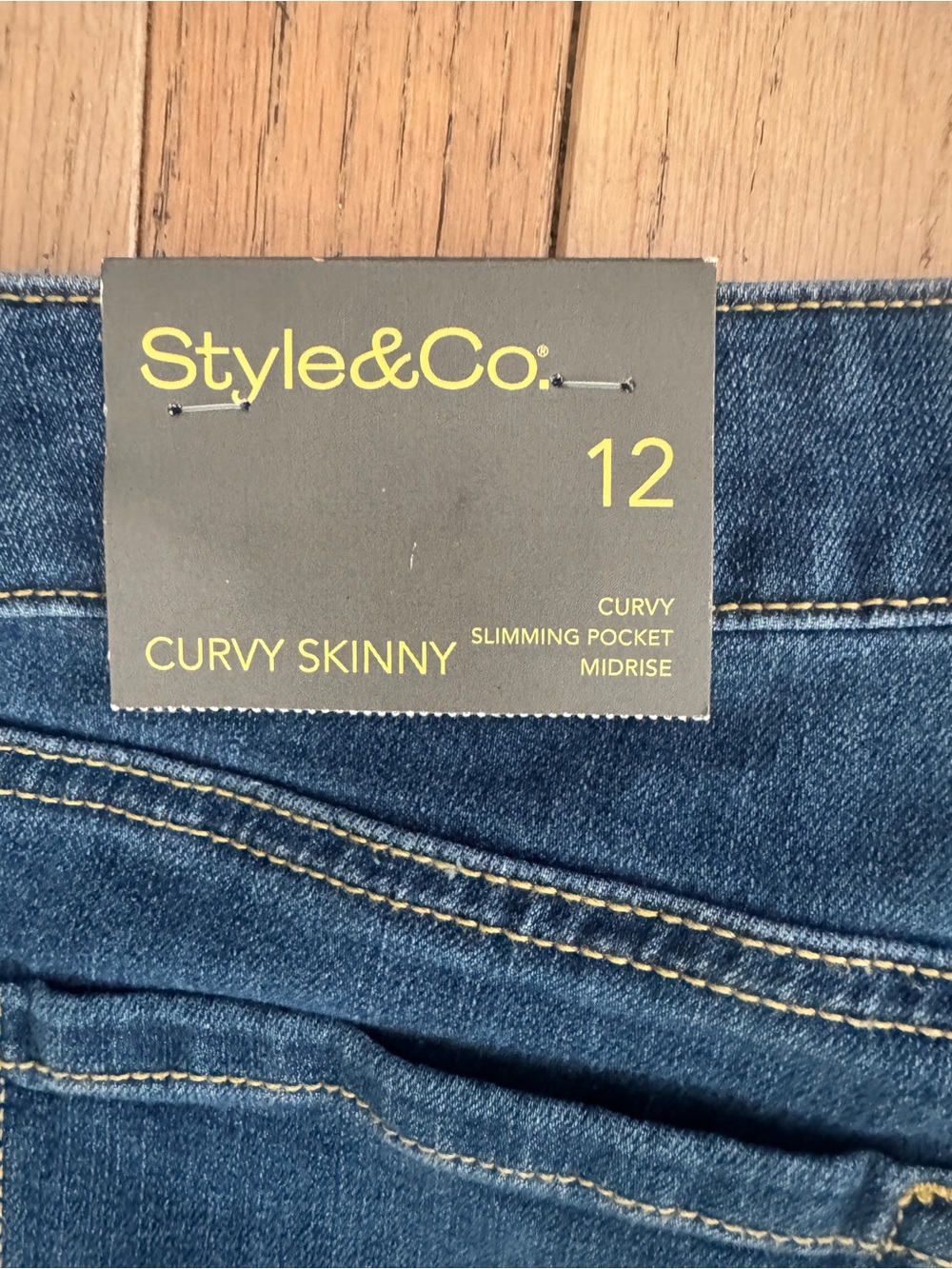 NWT Curvy Skinny Jeans Midrise Slimming Pocket Blue Denim Size 12 - Picture 5 of 6